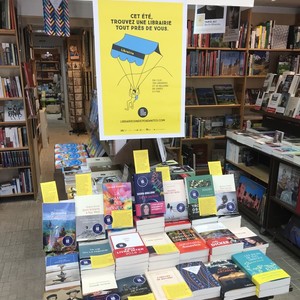 Librairie Michel Affiches Tout près de vous