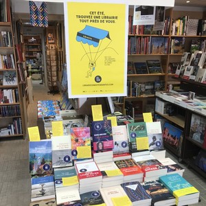 ©Librairie Michel à Fontainebleau Affiches Tout près de vous