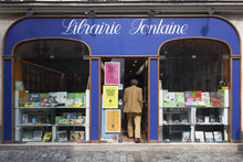 Affiches Vous avez le droit en librairie