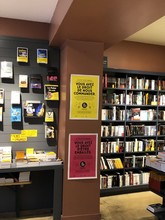 Affiches Vous avez le droit en librairie