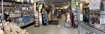 panoramique-entree-librairie.jpg